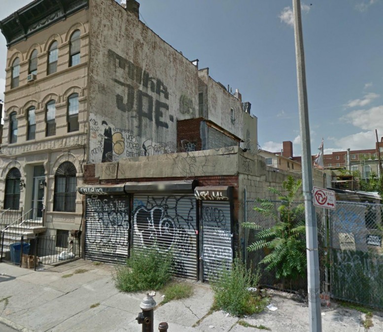 557 Hart Street