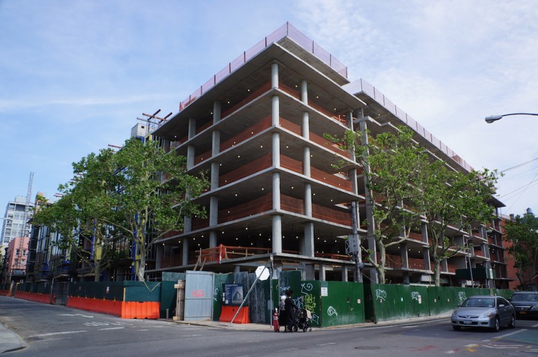 oosten 429 kent avenue 52015