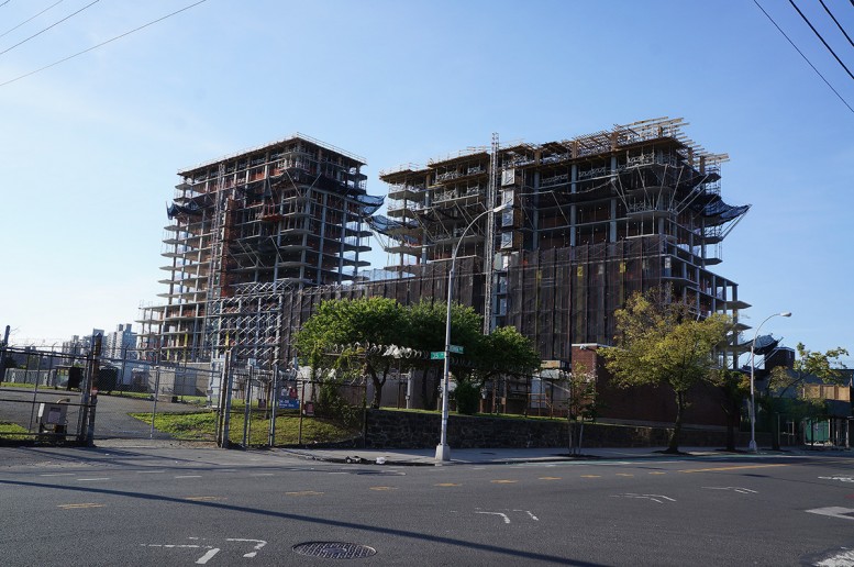 34-46 vernon boulevard construction 62015