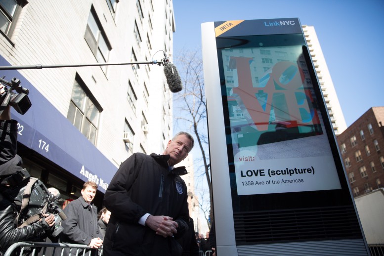 Mayor Bill de Blaisio at the announement even for the start of LinkNYC service on Third Avenue. Credit: Appleton/Mayoral Photography Office