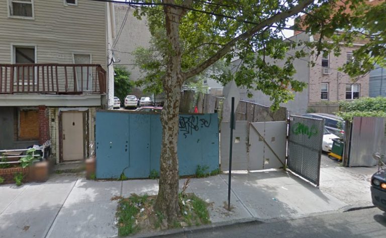1072 University Avenue