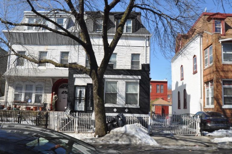 1009 Hancock Street