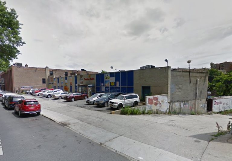 2880 Exterior Street