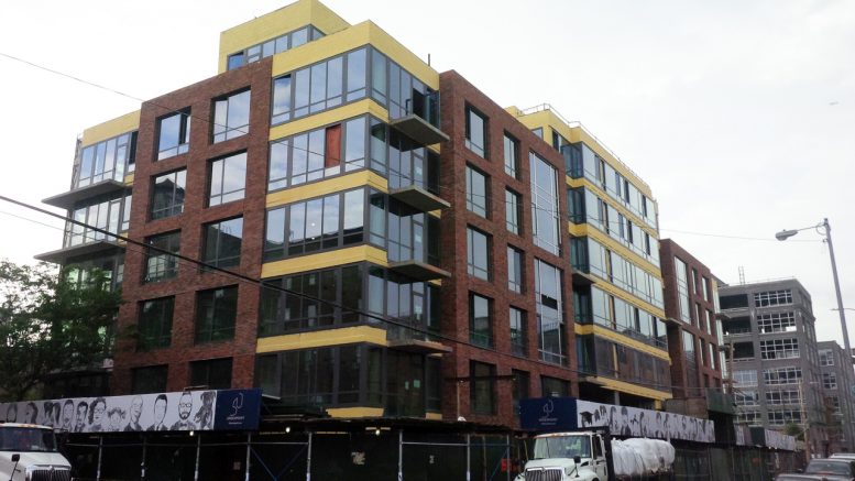 50 Greenpoint Avenue. Photo by Waymond_Womano via the Forums.