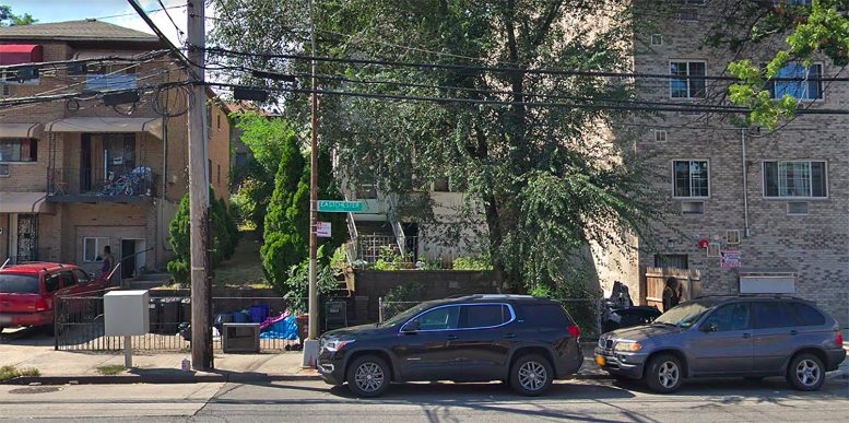 3525 Eastchester Road in Williamsbridge, The Bronx
