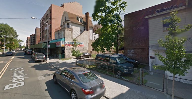 42-08 Bowne Street in East Flushing, Queens