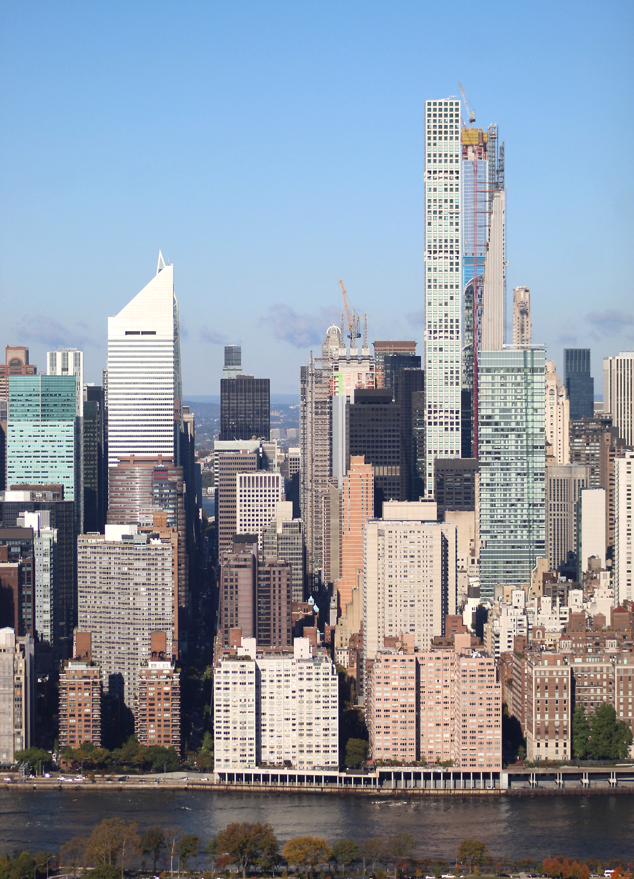 NEW YORK | 425 Park Avenue | 262m | 860ft | 44 fl | T/O | Page 28