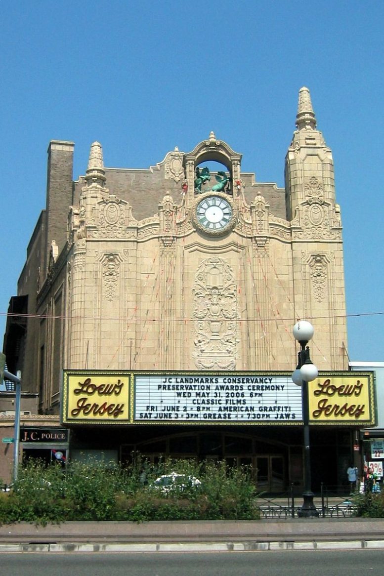 Existing view of Loew's Theatre - Wikimedia Commons