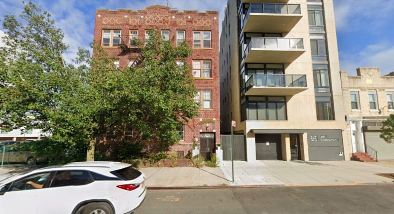 59 West End Avenue in Manhattan Beach, Brooklyn