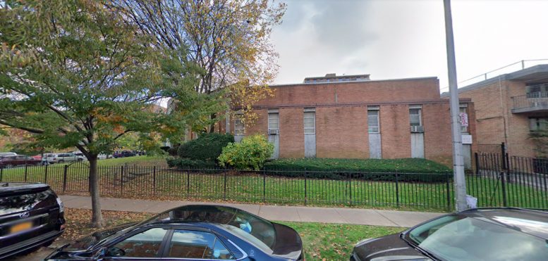 38-20 Parsons Boulevard in Flushing, Queens