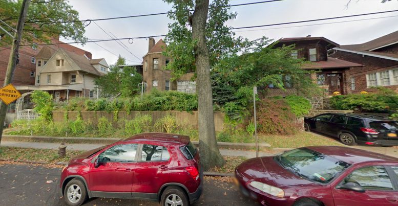 3377 Sedgwick Avenue in Jerome Park, The Bronx