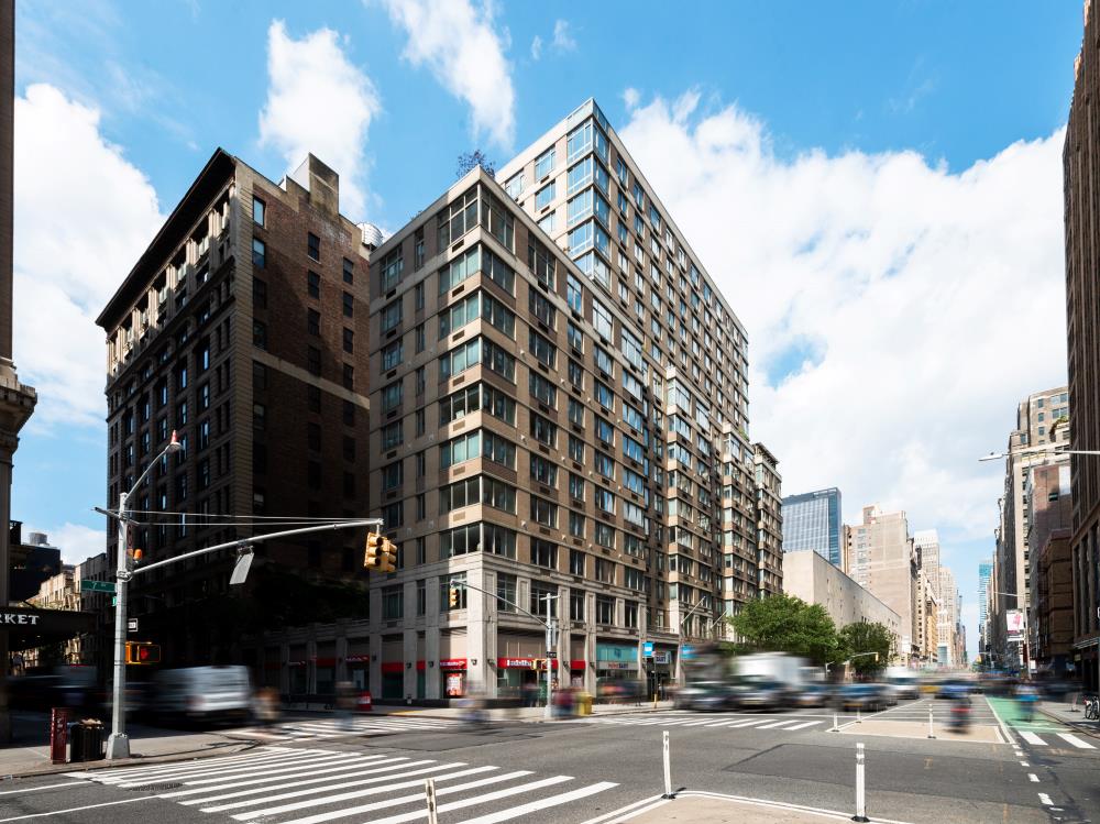 Daytime view of Chelsea Centro at 278 Seventh Avenue