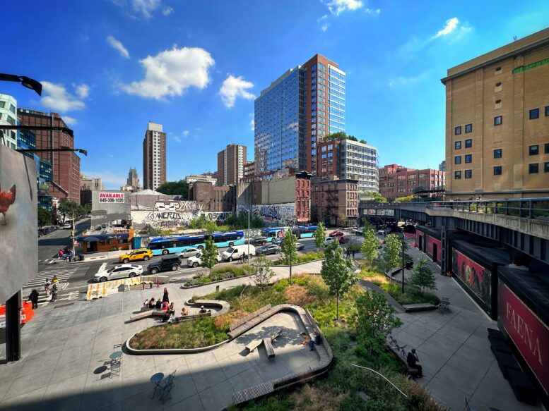 One High Line's public park. Photo by Michael Young.