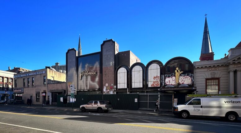 144-150 Greenpoint Avenue. Photo by Michael Young.
