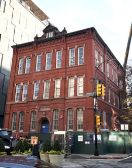 Photograph of Public School 15 Annex, courtesy of LPC.